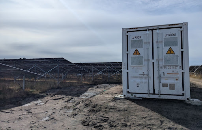 BESS avec centrale panneaux solaires